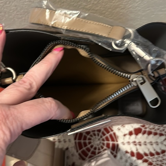 NWT French Connection Bucket Shoulder bag. Price firm - Picture 5 of 12
